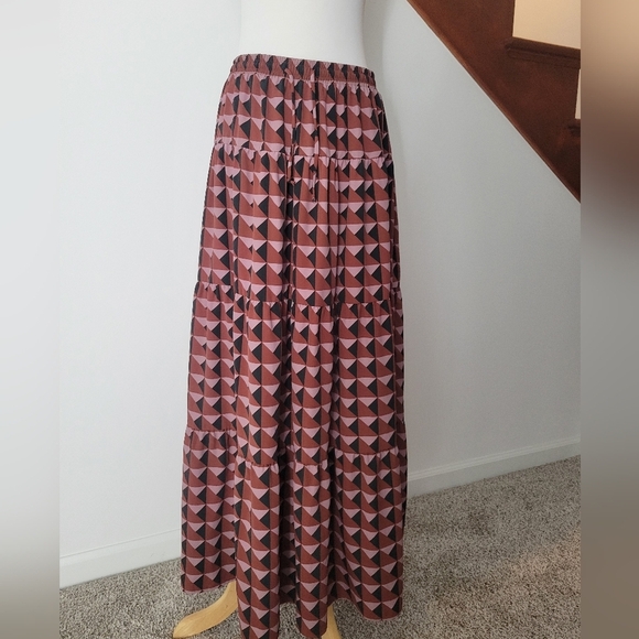 Pashmina maxi skirt Size M geometric print tiered - Picture 3 of 4